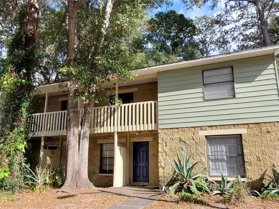 For Sale: $135,000 (2 beds, 1 baths, 900 Square Feet)