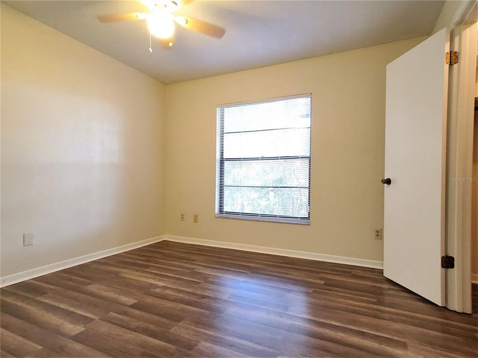 For Sale: $135,000 (2 beds, 1 baths, 900 Square Feet)
