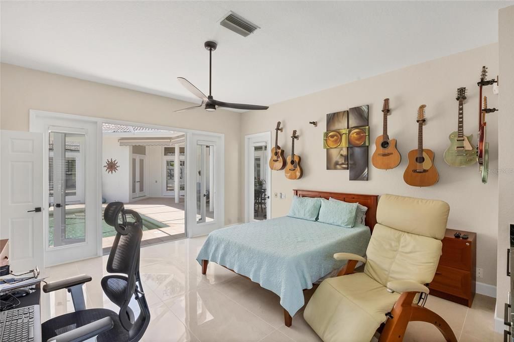 合同活跃: $875,000 (3 贝兹, 3 浴室, 2788 平方英尺)