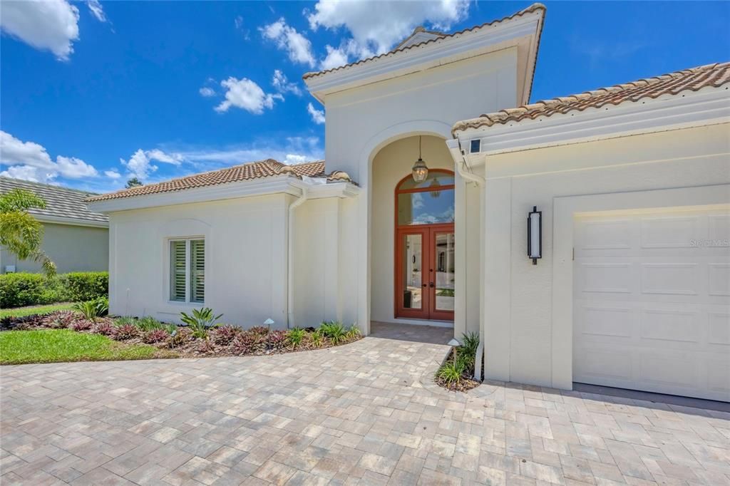 合同活跃: $875,000 (3 贝兹, 3 浴室, 2788 平方英尺)