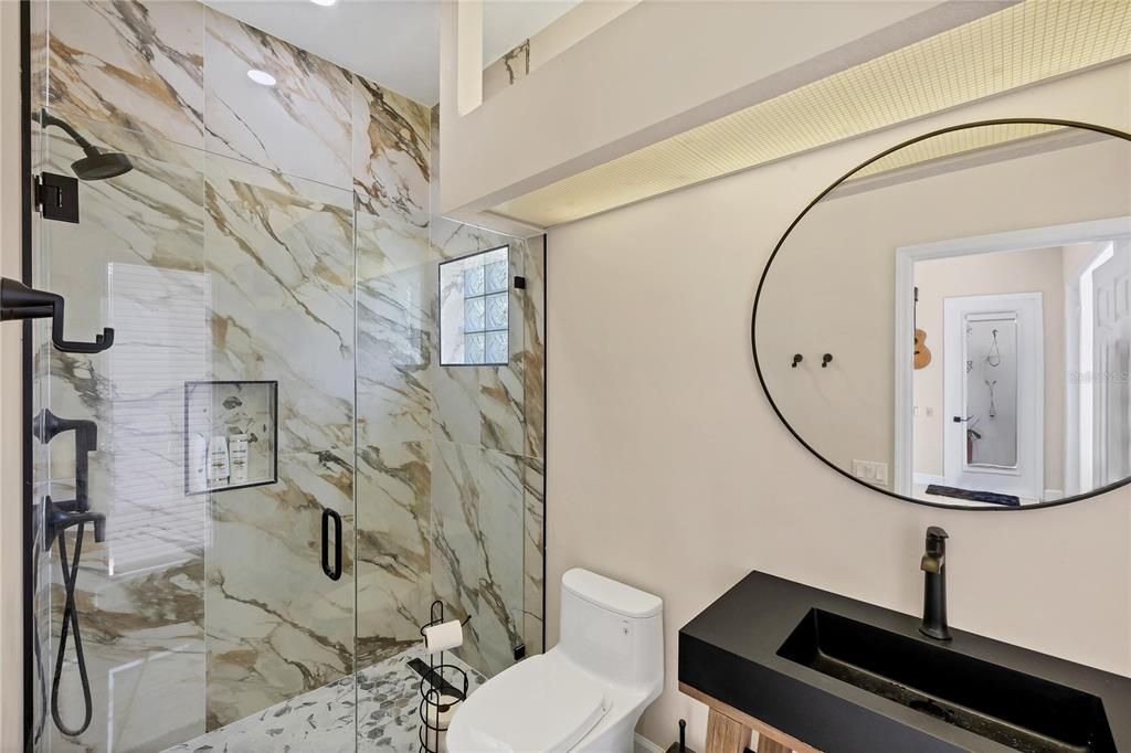 合同活跃: $875,000 (3 贝兹, 3 浴室, 2788 平方英尺)