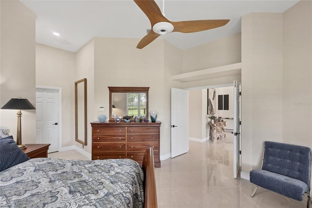 合同活跃: $875,000 (3 贝兹, 3 浴室, 2788 平方英尺)