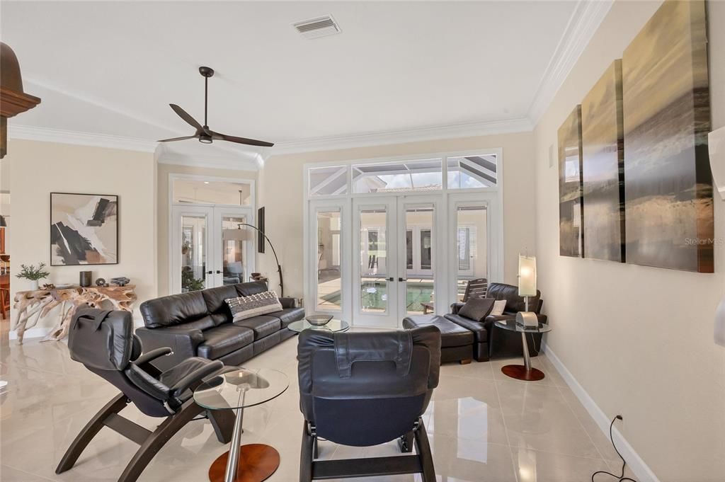 合同活跃: $875,000 (3 贝兹, 3 浴室, 2788 平方英尺)