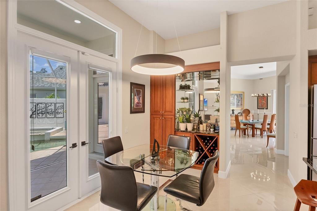 合同活跃: $875,000 (3 贝兹, 3 浴室, 2788 平方英尺)