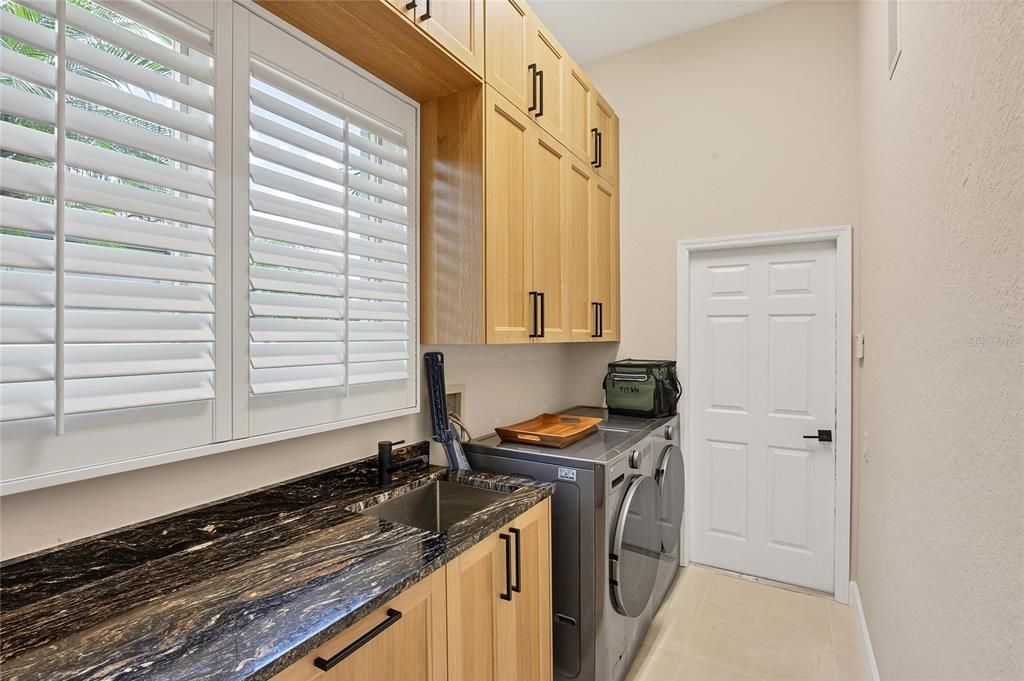 合同活跃: $875,000 (3 贝兹, 3 浴室, 2788 平方英尺)