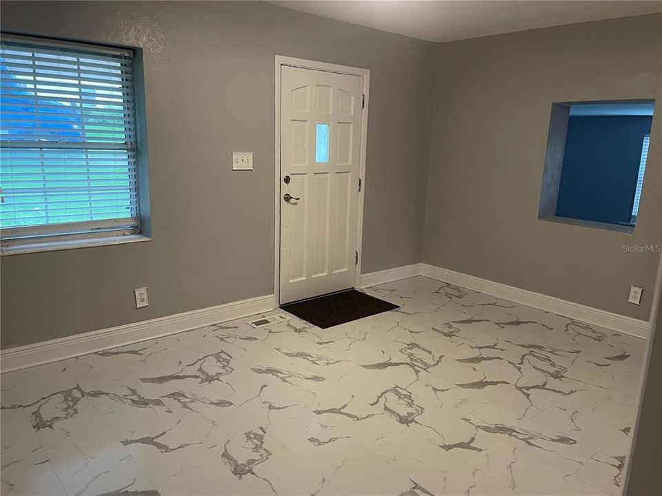 待售: $335,000 (3 贝兹, 2 浴室, 1692 平方英尺)