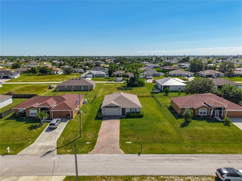 For Sale: $320,000 (4 beds, 2 baths, 1495 Square Feet)