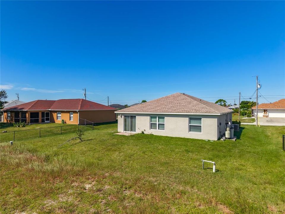 For Sale: $320,000 (4 beds, 2 baths, 1495 Square Feet)