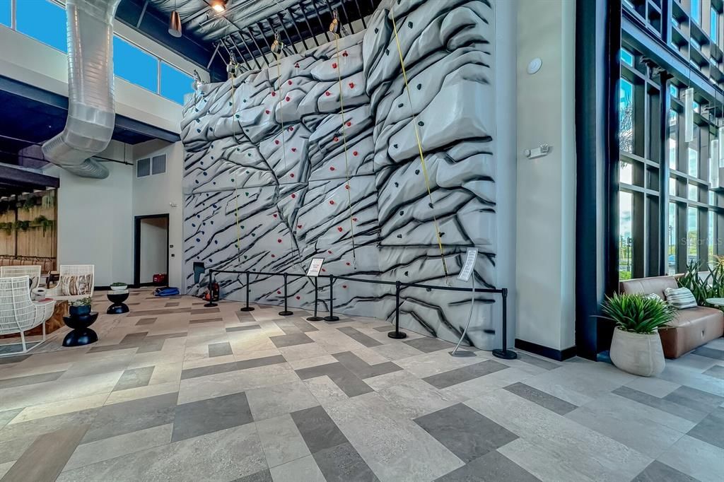 For Rent: $4,650 (4 beds, 3 baths, 2664 Square Feet)