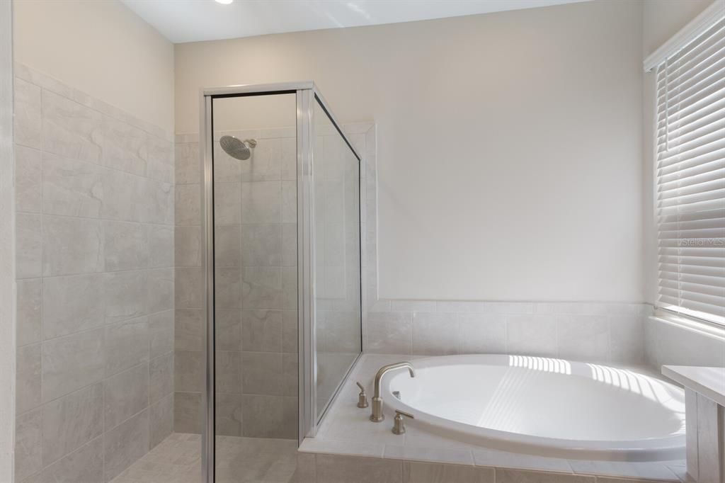 For Rent: $4,650 (4 beds, 3 baths, 2664 Square Feet)