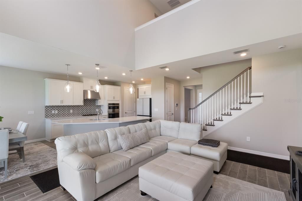 For Rent: $4,650 (4 beds, 3 baths, 2664 Square Feet)