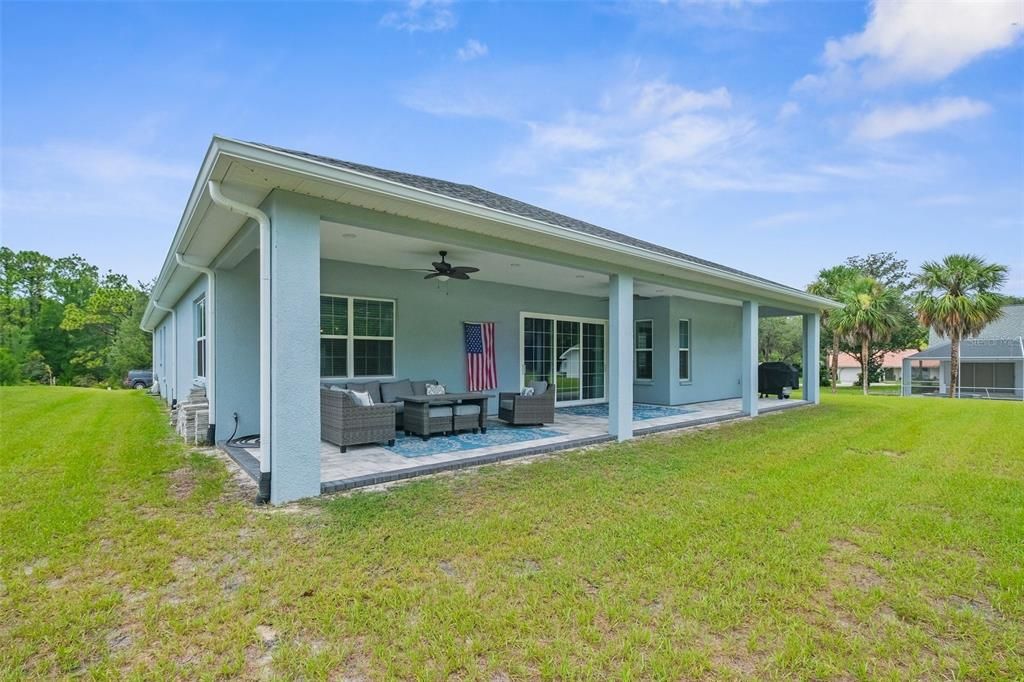 Под контрактом: $564,000 (4 спален, 2 ванн, 2655 Квадратных фут)