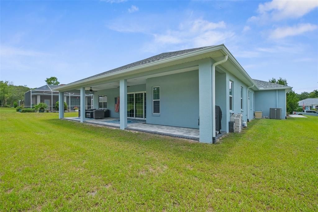 Под контрактом: $564,000 (4 спален, 2 ванн, 2655 Квадратных фут)