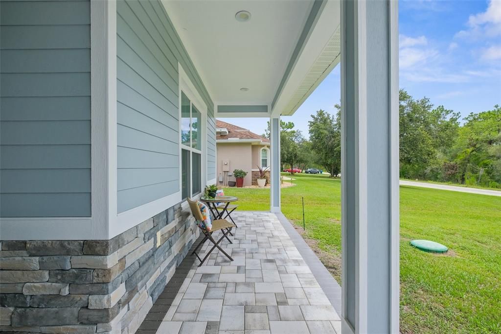 Под контрактом: $564,000 (4 спален, 2 ванн, 2655 Квадратных фут)