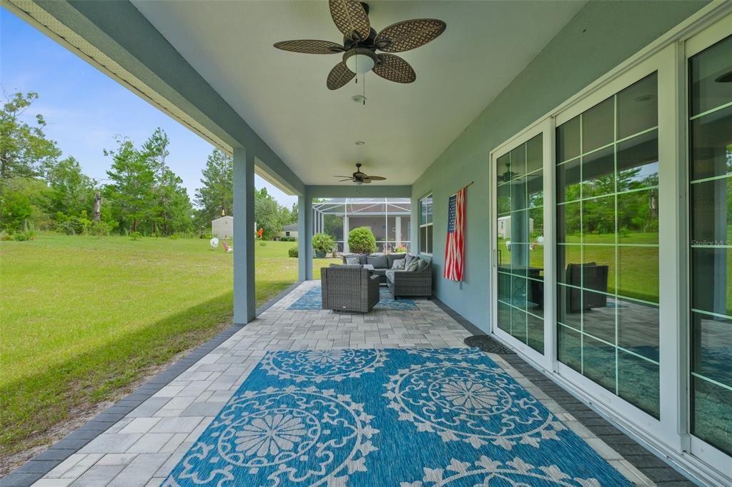 Под контрактом: $564,000 (4 спален, 2 ванн, 2655 Квадратных фут)