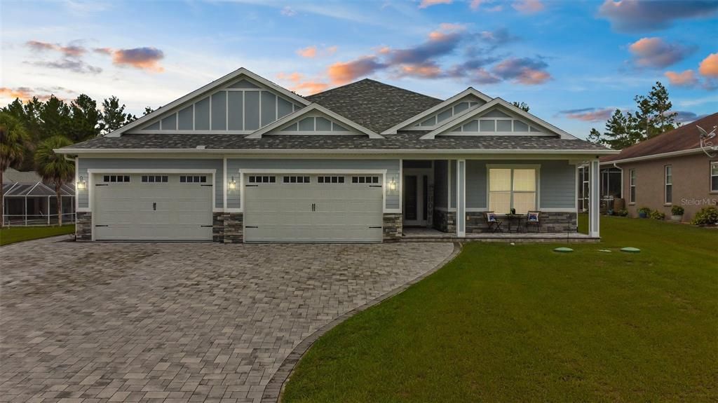 Под контрактом: $564,000 (4 спален, 2 ванн, 2655 Квадратных фут)