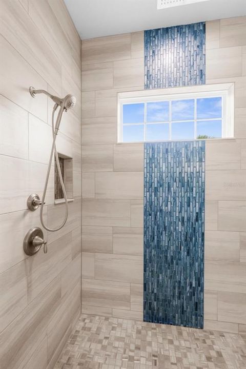 Под контрактом: $564,000 (4 спален, 2 ванн, 2655 Квадратных фут)