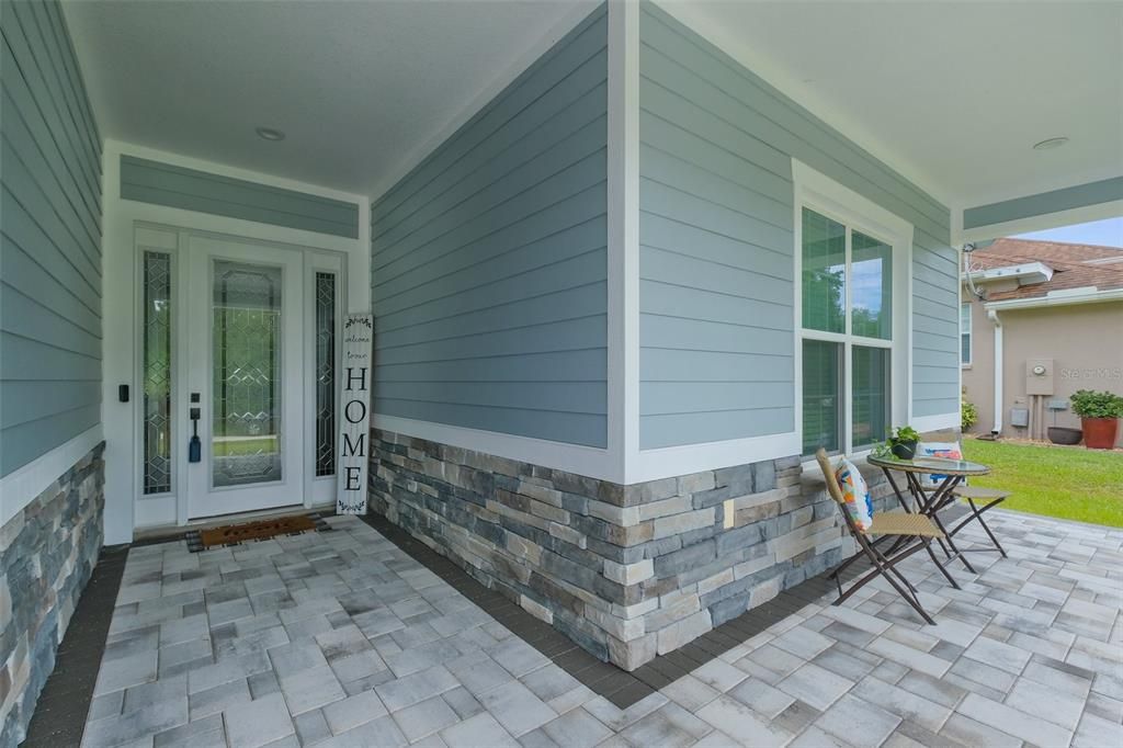 Под контрактом: $564,000 (4 спален, 2 ванн, 2655 Квадратных фут)