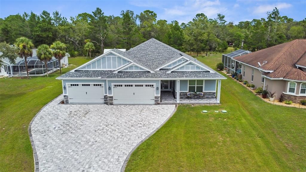 Под контрактом: $564,000 (4 спален, 2 ванн, 2655 Квадратных фут)