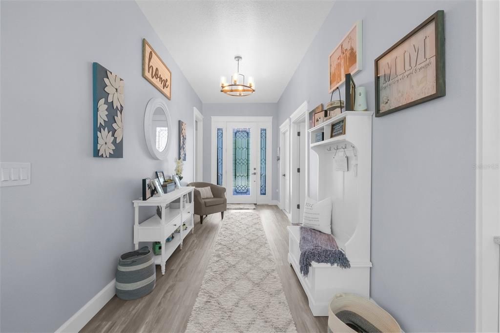 Под контрактом: $564,000 (4 спален, 2 ванн, 2655 Квадратных фут)