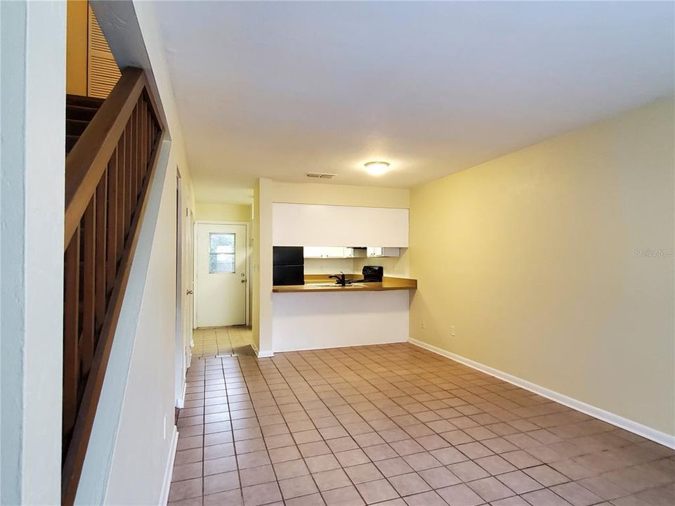 For Sale: $135,000 (2 beds, 1 baths, 940 Square Feet)