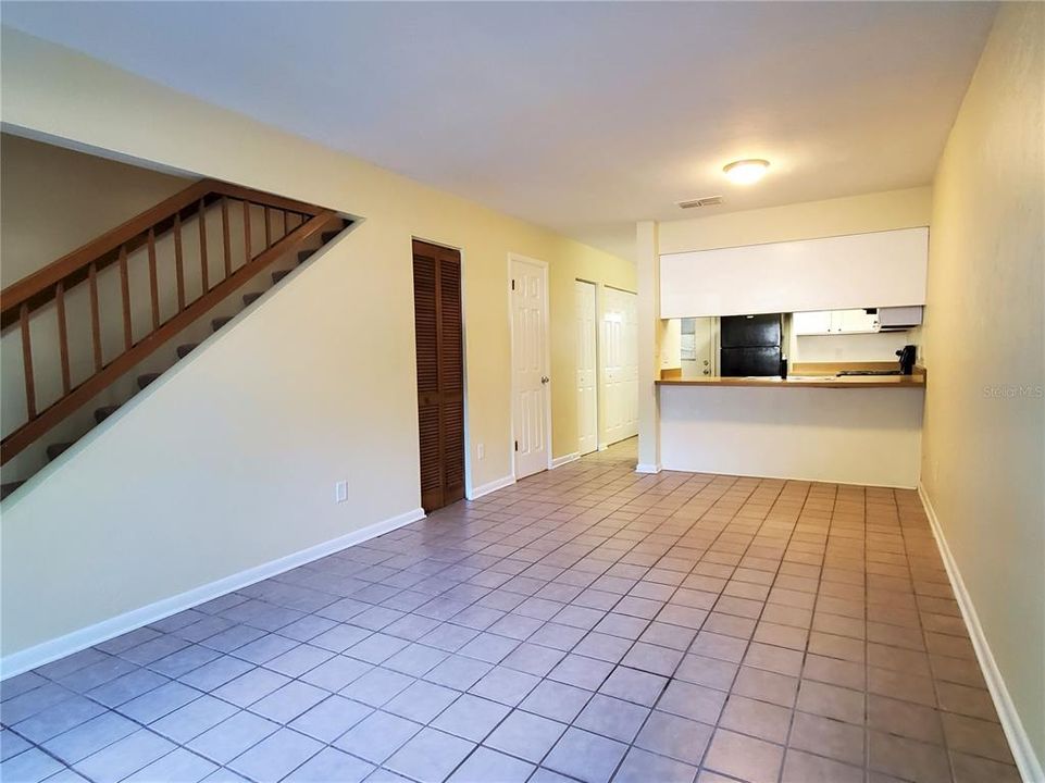 For Sale: $135,000 (2 beds, 1 baths, 940 Square Feet)
