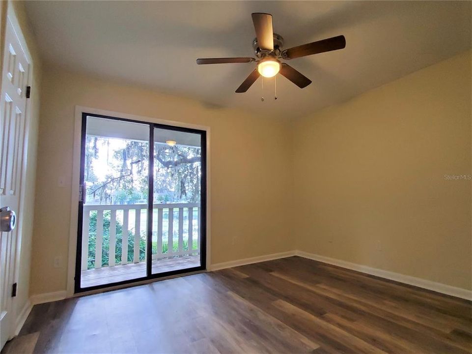 For Sale: $135,000 (2 beds, 1 baths, 940 Square Feet)