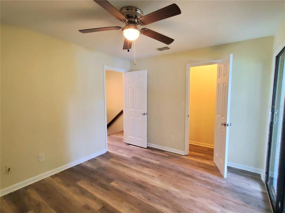 For Sale: $135,000 (2 beds, 1 baths, 940 Square Feet)