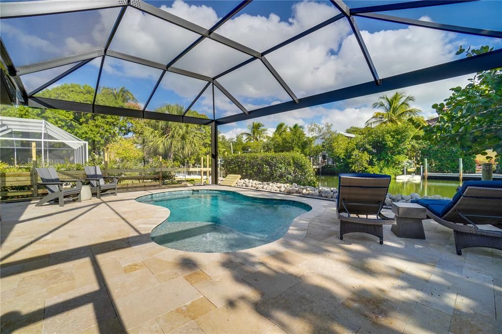 En Venta: $1,295,000 (0.23 acres)