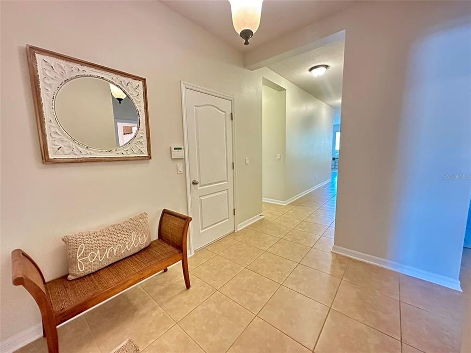 Под контрактом: $321,500 (4 спален, 2 ванн, 1883 Квадратных фут)