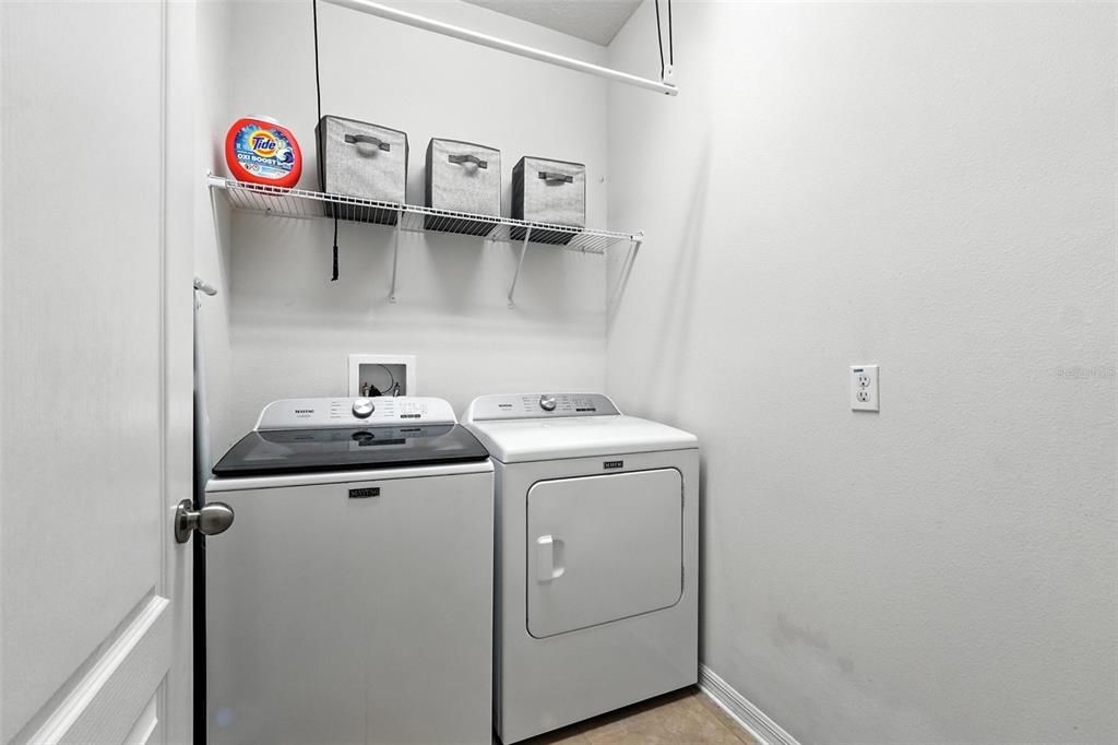 Под контрактом: $321,500 (4 спален, 2 ванн, 1883 Квадратных фут)