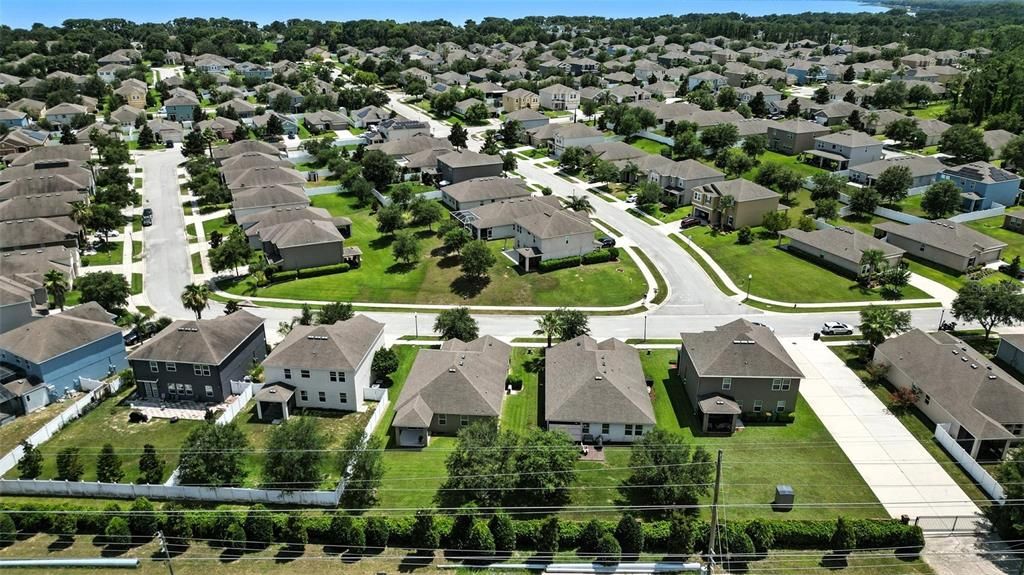 Под контрактом: $321,500 (4 спален, 2 ванн, 1883 Квадратных фут)