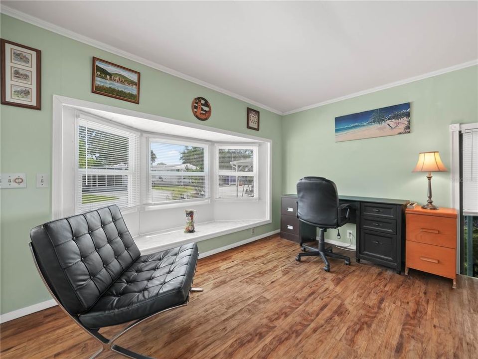 For Sale: $140,000 (2 beds, 1 baths, 970 Square Feet)