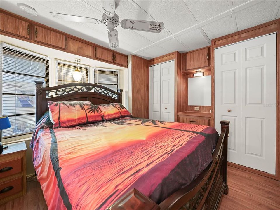 For Sale: $140,000 (2 beds, 1 baths, 970 Square Feet)