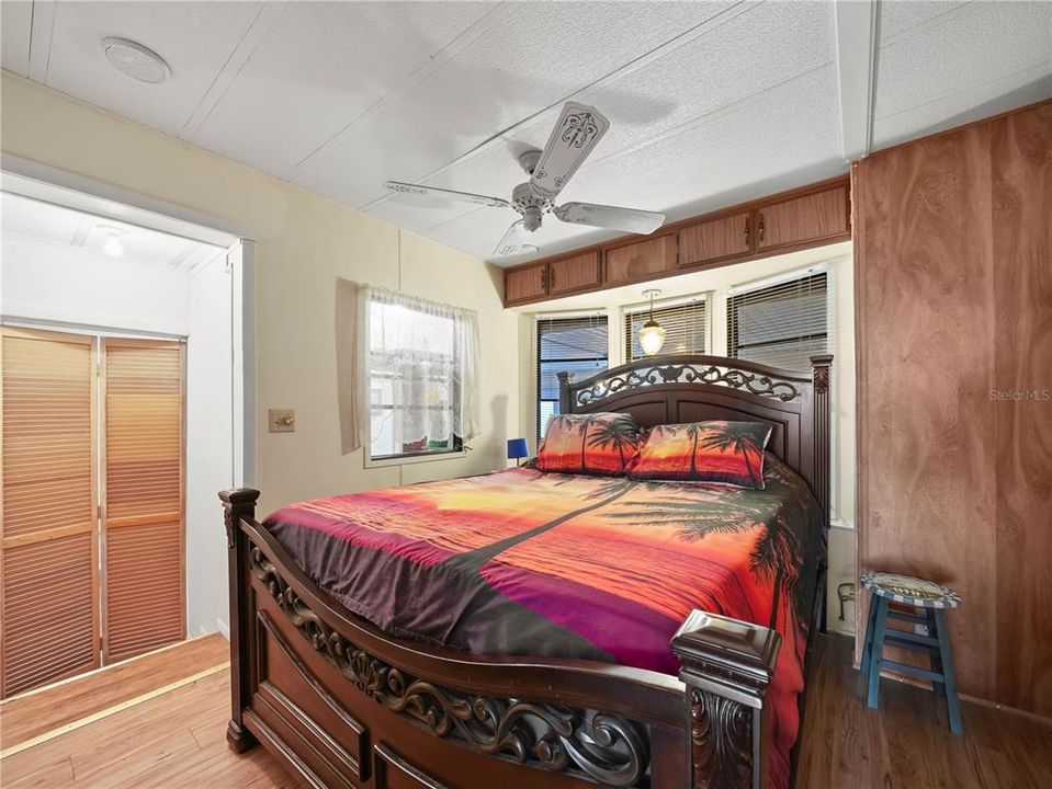 For Sale: $140,000 (2 beds, 1 baths, 970 Square Feet)