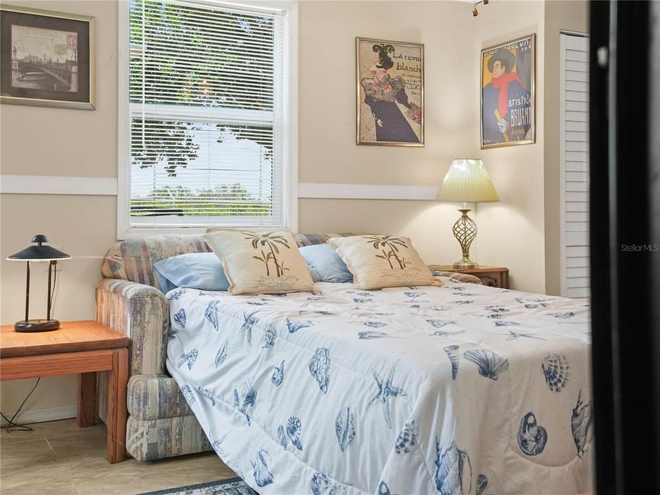 For Sale: $140,000 (2 beds, 1 baths, 970 Square Feet)