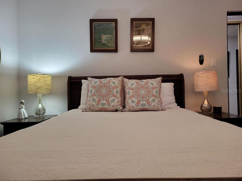 En Venta: $1,250,000 (4 camas, 2 baños, 2700 Pies cuadrados)