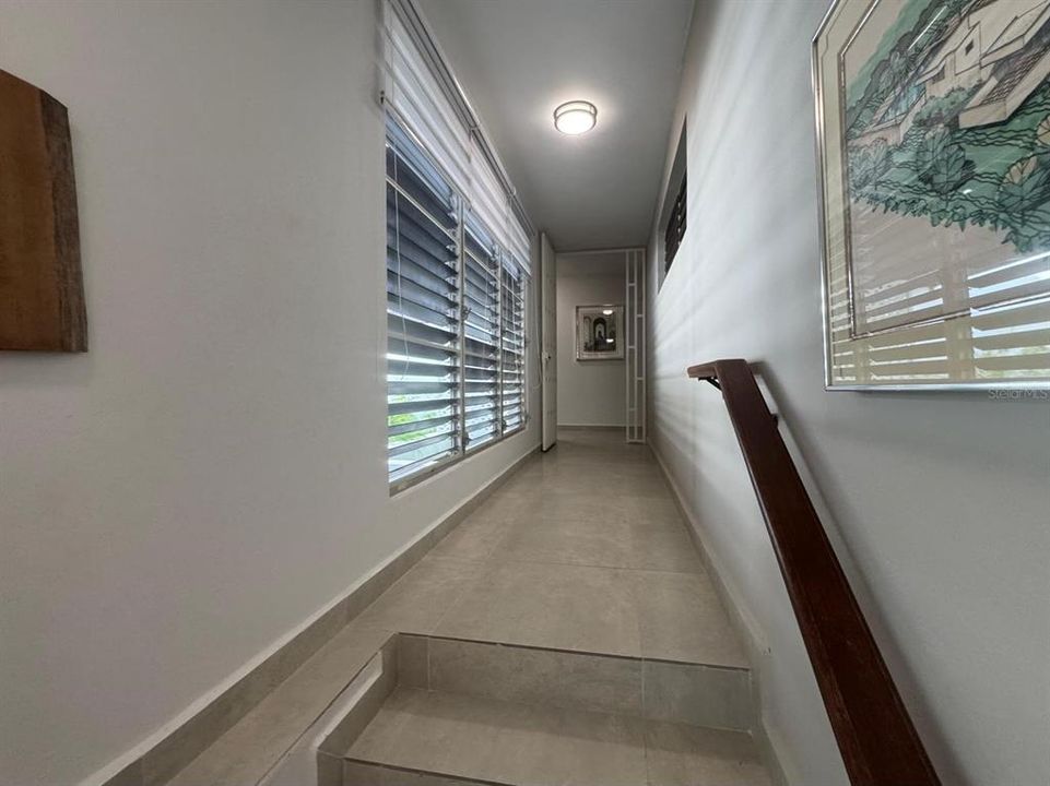 En Venta: $1,250,000 (4 camas, 2 baños, 2700 Pies cuadrados)