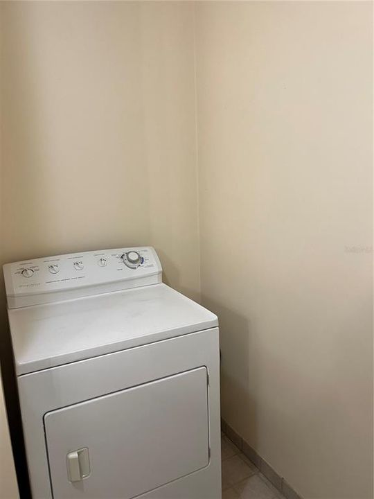 待售: $227,000 (2 贝兹, 2 浴室, 888 平方英尺)