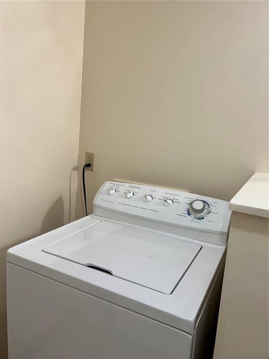 待售: $227,000 (2 贝兹, 2 浴室, 888 平方英尺)