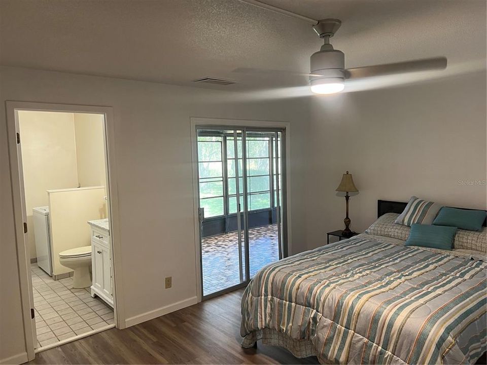 待售: $227,000 (2 贝兹, 2 浴室, 888 平方英尺)