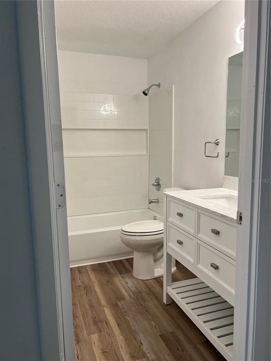 待售: $227,000 (2 贝兹, 2 浴室, 888 平方英尺)