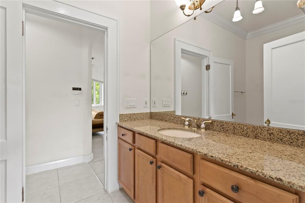 合同活跃: $875,000 (4 贝兹, 3 浴室, 3024 平方英尺)