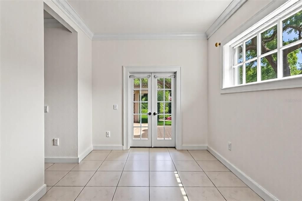 合同活跃: $875,000 (4 贝兹, 3 浴室, 3024 平方英尺)