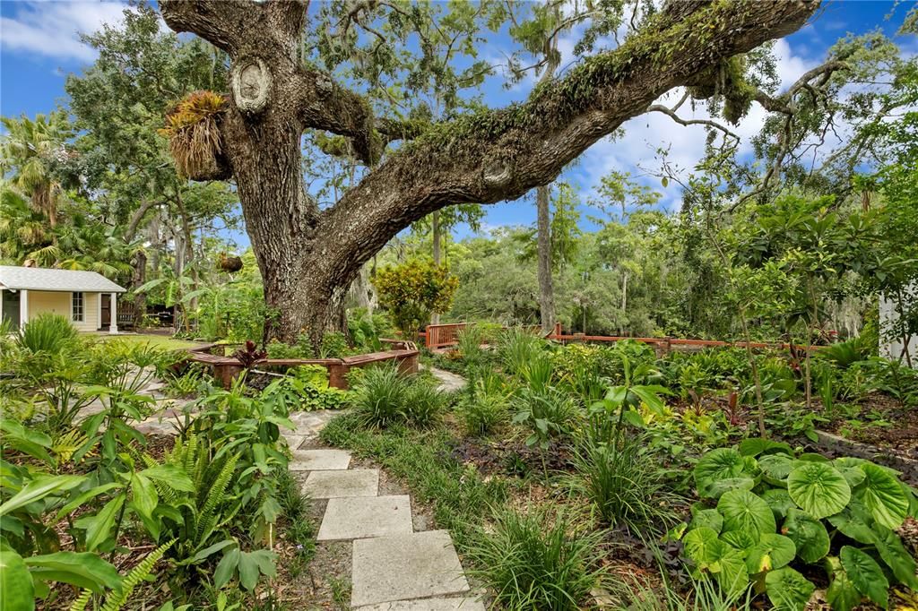 合同活跃: $875,000 (4 贝兹, 3 浴室, 3024 平方英尺)