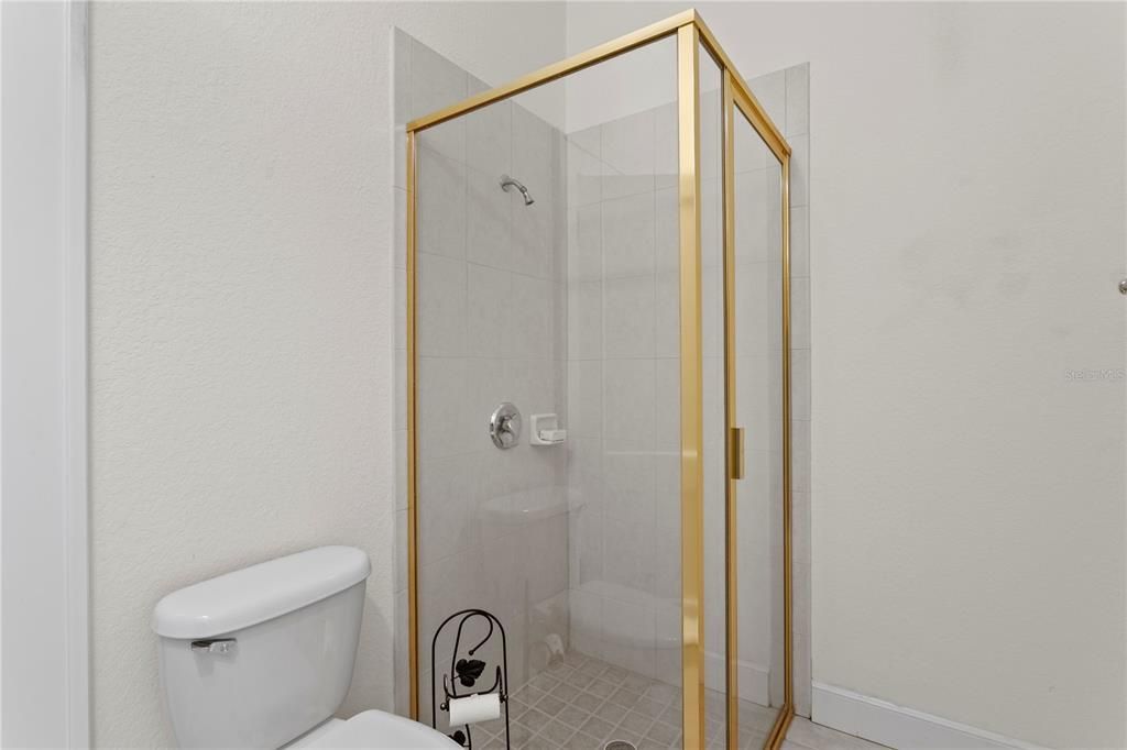 合同活跃: $875,000 (4 贝兹, 3 浴室, 3024 平方英尺)