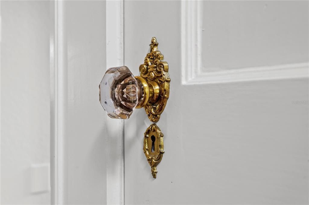 合同活跃: $875,000 (4 贝兹, 3 浴室, 3024 平方英尺)