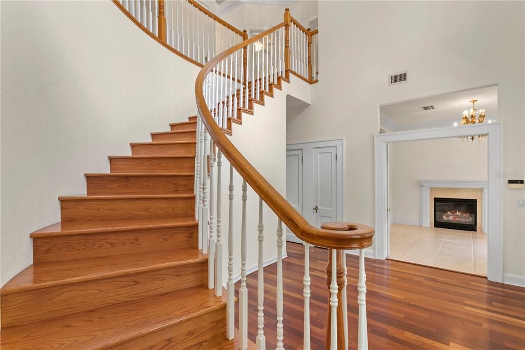 合同活跃: $875,000 (4 贝兹, 3 浴室, 3024 平方英尺)