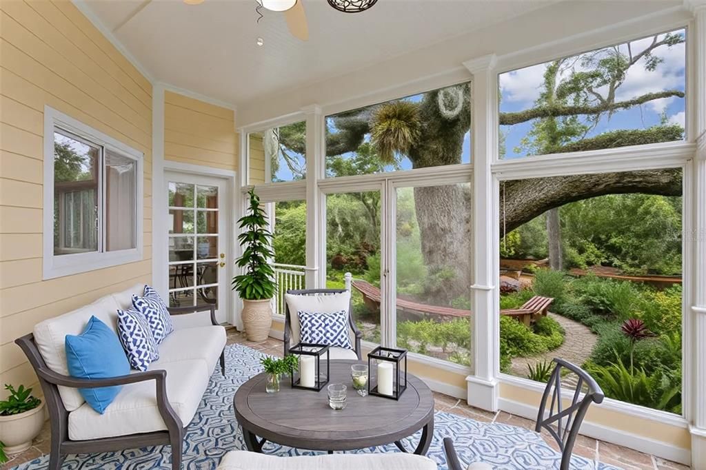 合同活跃: $875,000 (4 贝兹, 3 浴室, 3024 平方英尺)