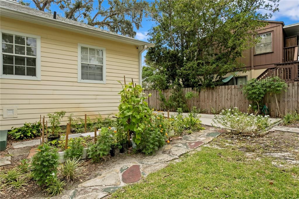 合同活跃: $875,000 (4 贝兹, 3 浴室, 3024 平方英尺)